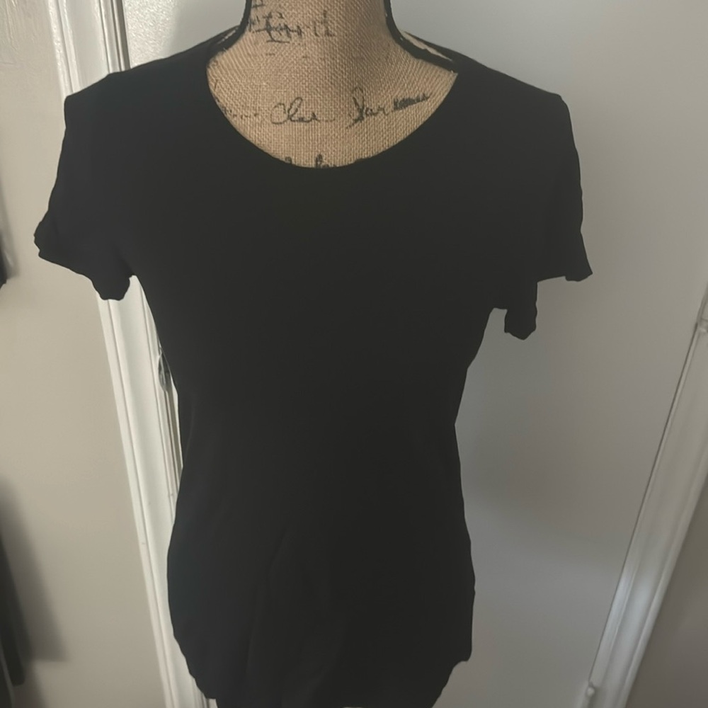 GAP size xs black tee